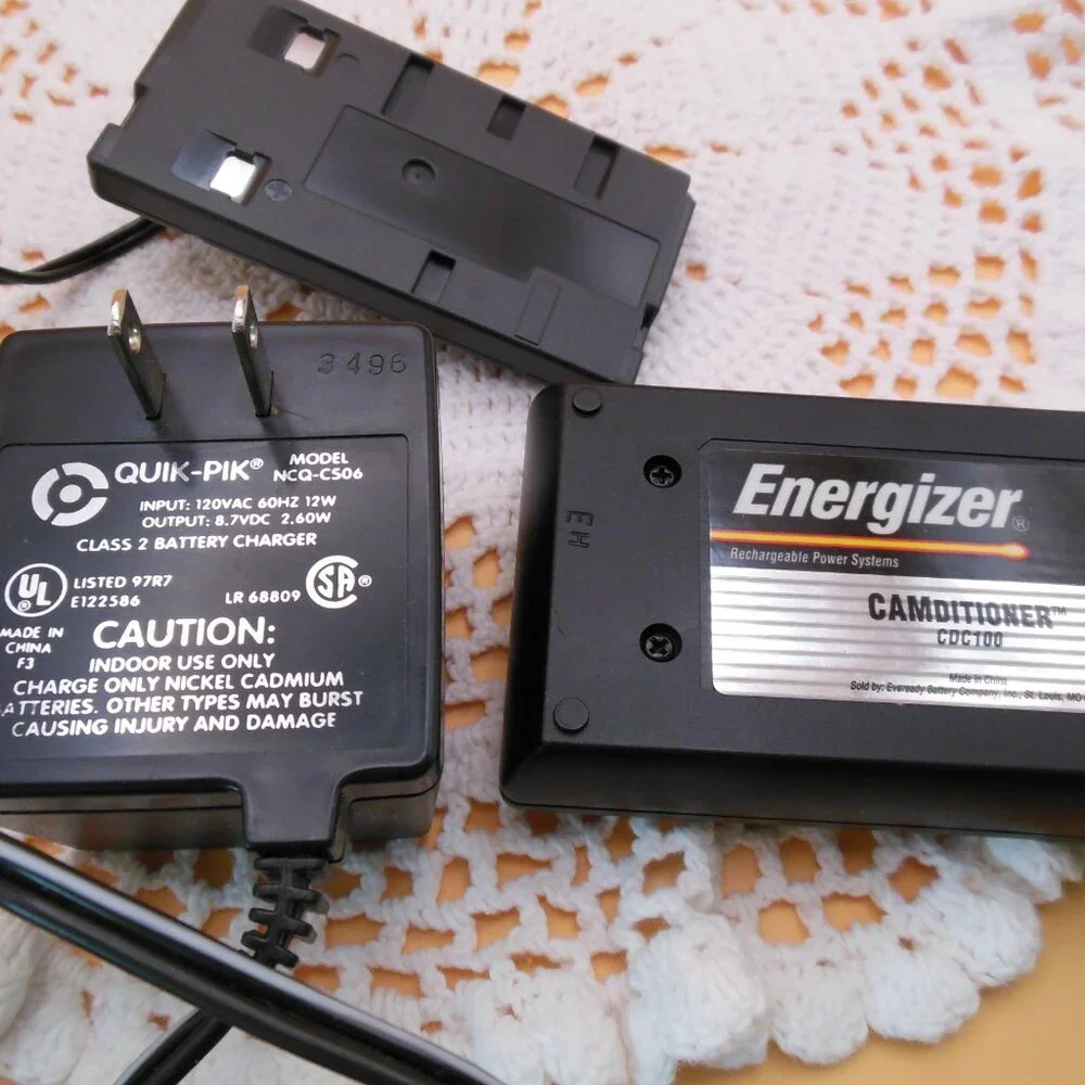 Energizer Camditioner CDC 100 Rechargeable Power System Nickel Cadmium batteries